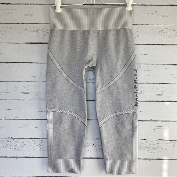 Track & Field Gray Textured Capri Leggings - Picture 8 of 8